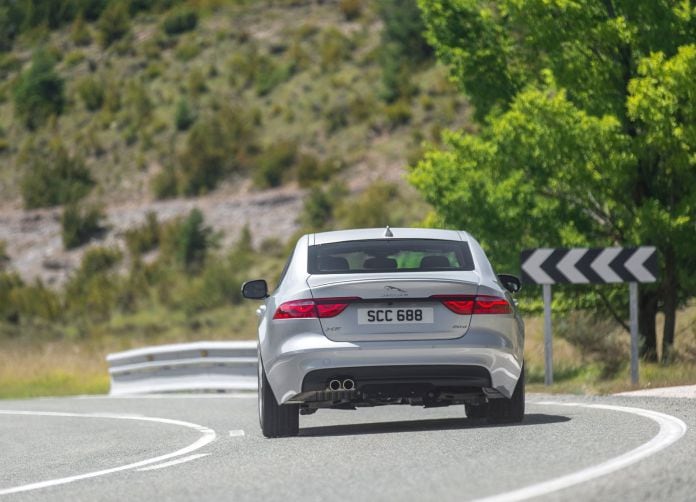 2016 Jaguar XF - фотография 136 из 232