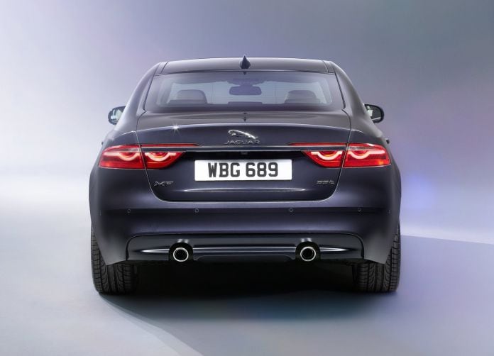 2016 Jaguar XF - фотография 150 из 232
