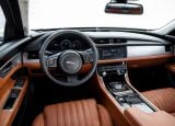 jaguar_2016_xf_153.jpg