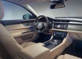 jaguar_2016_xf_154.jpg