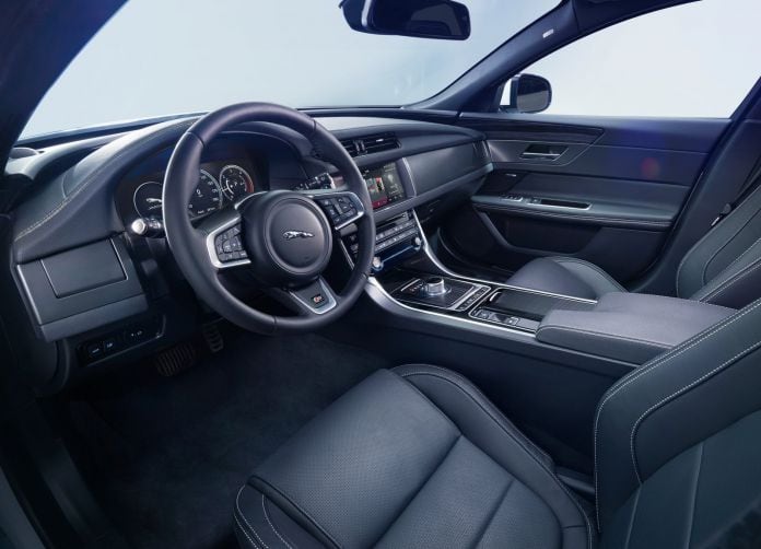 2016 Jaguar XF - фотография 154 из 232