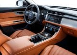 jaguar_2016_xf_156.jpg