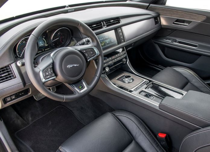 2016 Jaguar XF - фотография 158 из 232