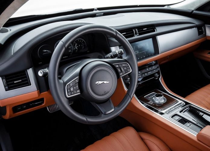 2016 Jaguar XF - фотография 159 из 232