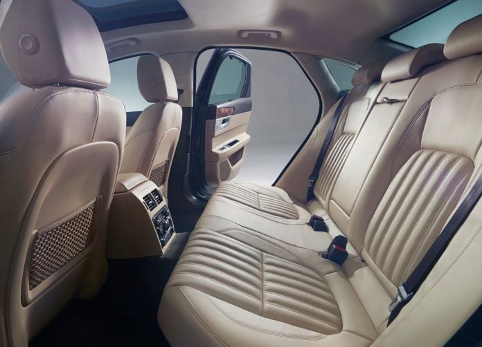 2016 Jaguar XF - фотография 164 из 232
