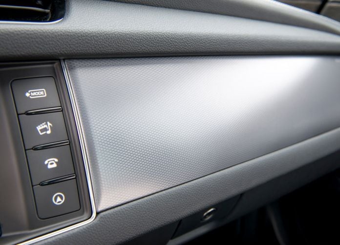 2016 Jaguar XF - фотография 177 из 232