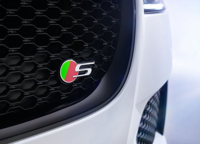 2016 Jaguar XF - фотография 207 из 232