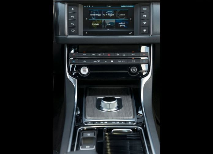 2016 Jaguar XF - фотография 215 из 232