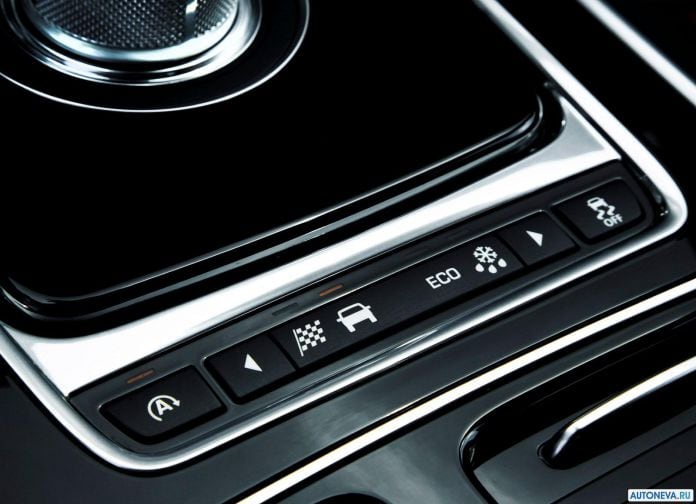 2016 Jaguar XF 20D - фотография 64 из 92