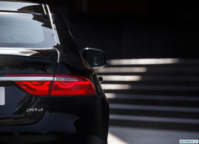 2016 Jaguar XF 20D - фотография 78 из 92