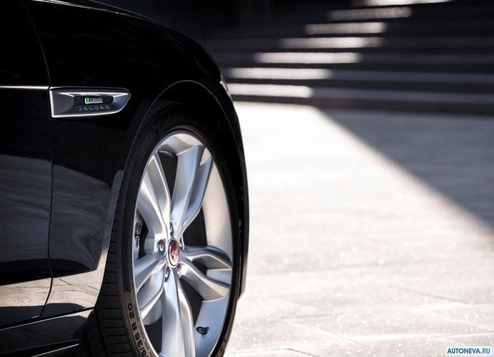 2016 Jaguar XF 20D - фотография 81 из 92