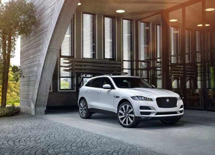 2017 Jaguar F-Pace - фотография 1 из 336
