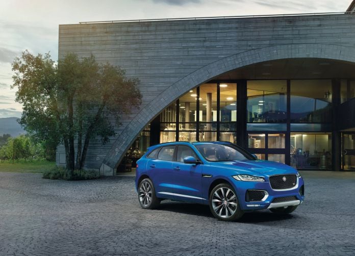 2017 Jaguar F-Pace - фотография 3 из 336