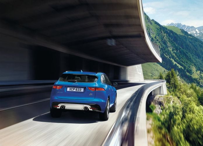 2017 Jaguar F-Pace - фотография 35 из 336
