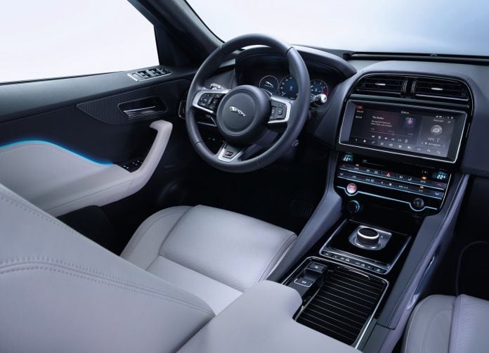 2017 Jaguar F-Pace - фотография 44 из 336