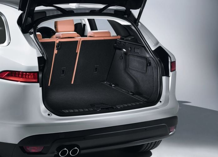 2017 Jaguar F-Pace - фотография 56 из 336