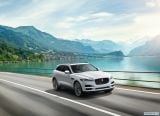 jaguar_2017_f_pace_034.jpg