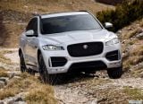 jaguar_2017_f_pace_048.jpg
