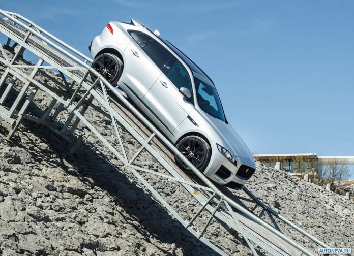 2017 Jaguar F-Pace - фотография 160 из 336