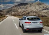 jaguar_2017_f_pace_120.jpg