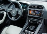 jaguar_2017_f_pace_144.jpg