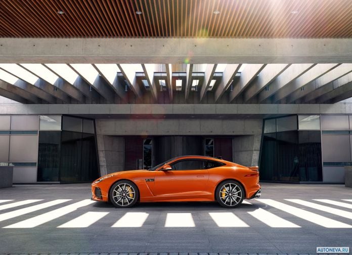 2017 Jaguar F-type SVR - фотография 10 из 34