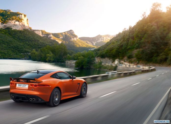 2017 Jaguar F-type SVR - фотография 14 из 34
