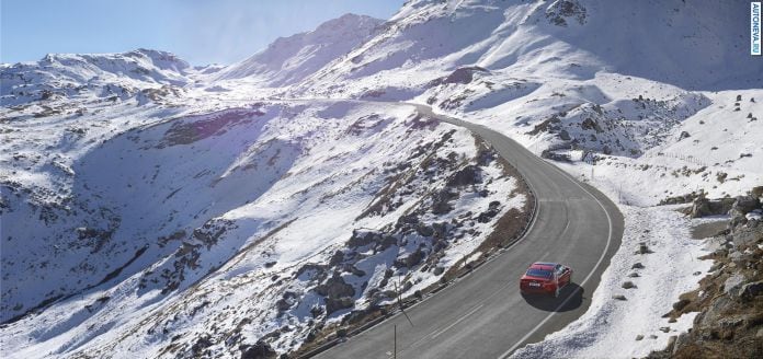 2017 Jaguar XE AWD - фотография 6 из 12