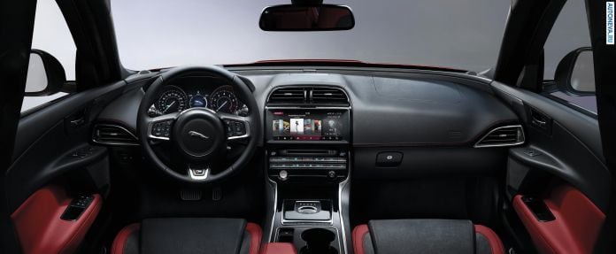 2017 Jaguar XE AWD - фотография 12 из 12