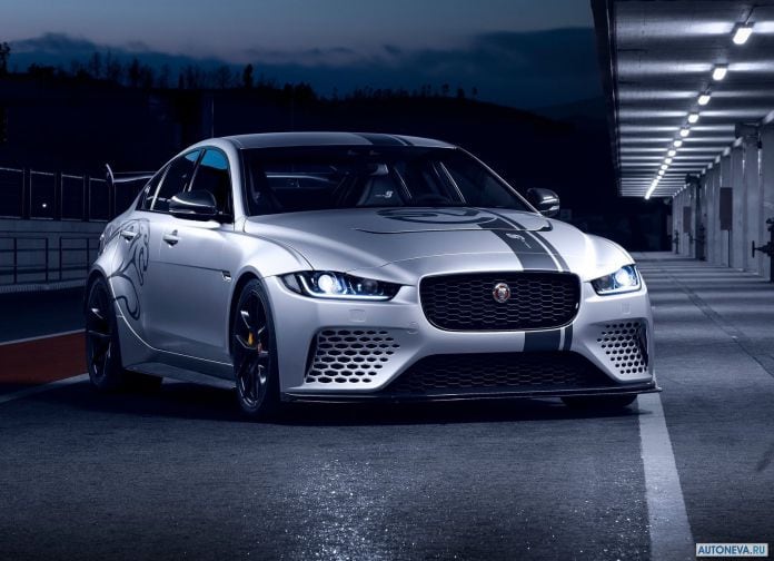 2018 Jaguar XE SV Project 8 - фотография 1 из 101