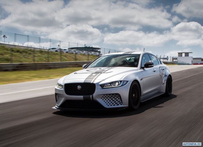 2018 Jaguar XE SV Project 8 - фотография 18 из 101