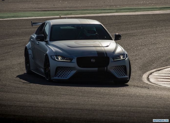 2018 Jaguar XE SV Project 8 - фотография 24 из 101