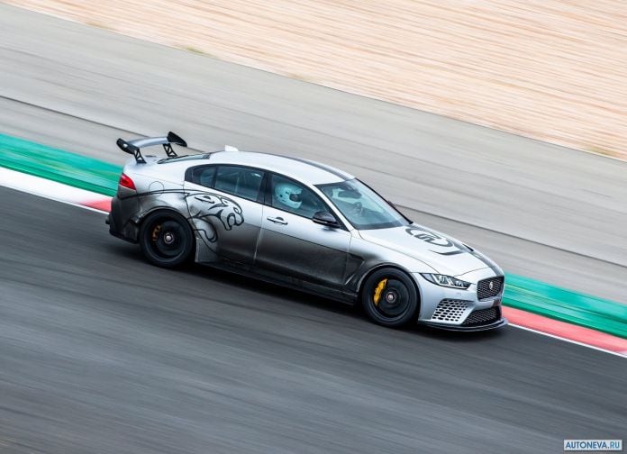 2018 Jaguar XE SV Project 8 - фотография 34 из 101