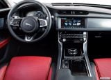 jaguar_2018_xf_sportbrake_082.jpg