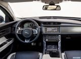 jaguar_2018_xf_sportbrake_085.jpg
