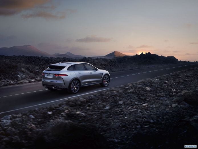 2019 Jaguar F-Pace SVR - фотография 13 из 40
