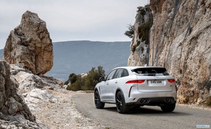 2019 Jaguar F-Pace SVR - фотография 18 из 40