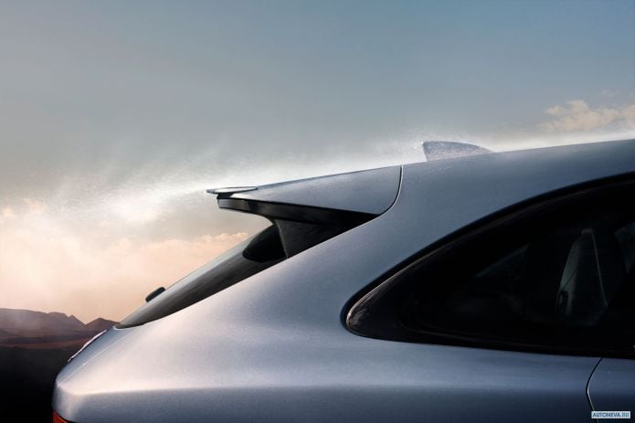 2019 Jaguar F-Pace SVR - фотография 33 из 40