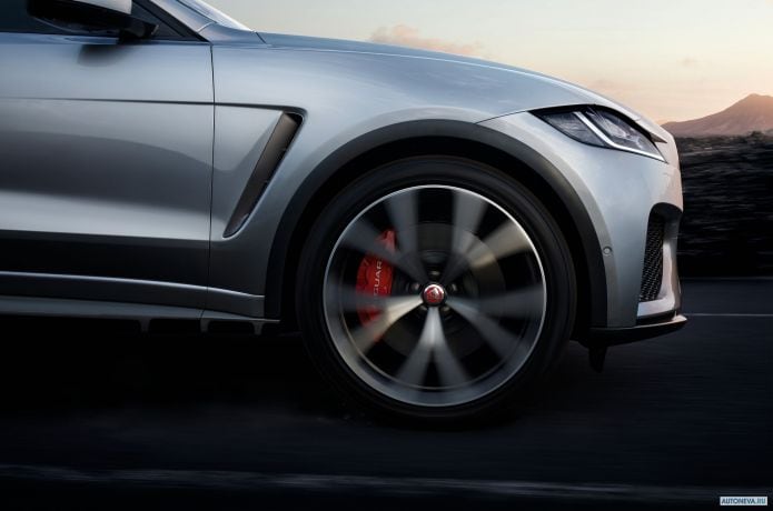 2019 Jaguar F-Pace SVR - фотография 35 из 40