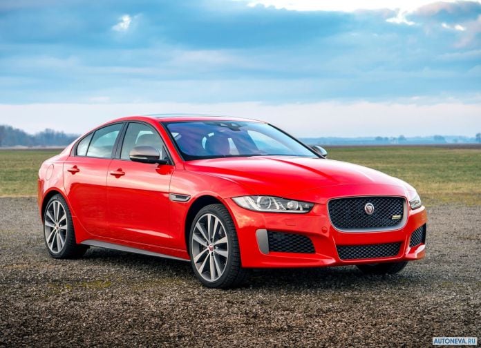 2019 Jaguar XE 300 Sport - фотография 1 из 21