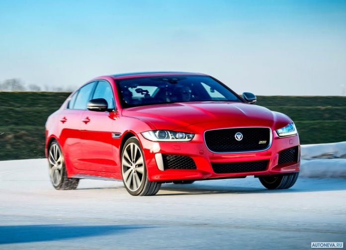 2019 Jaguar XE 300 Sport - фотография 2 из 21