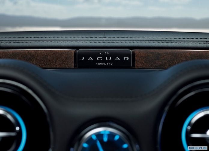 2019 Jaguar XJ50 - фотография 14 из 16
