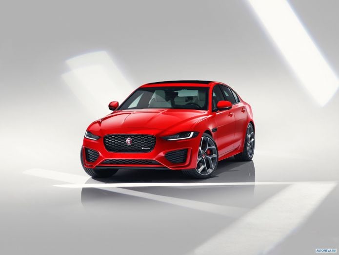 2020 Jaguar XE R-Dynamic - фотография 1 из 36