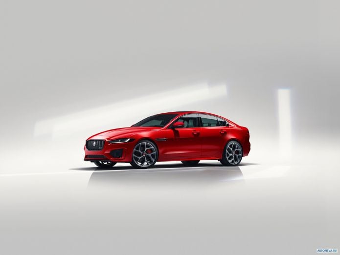 2020 Jaguar XE R-Dynamic - фотография 14 из 36