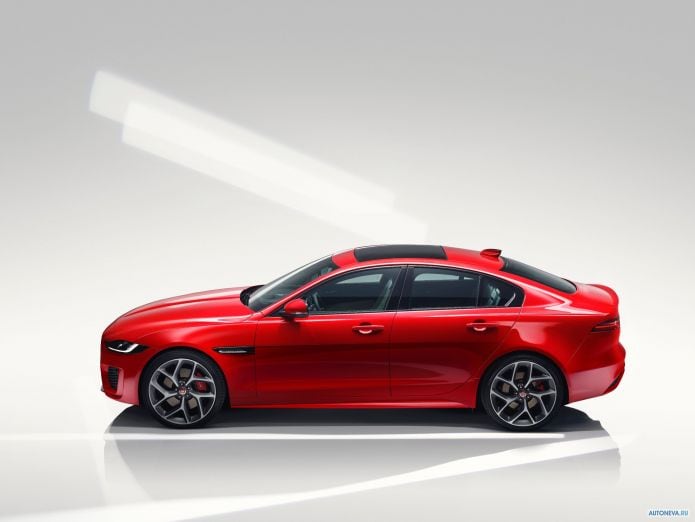 2020 Jaguar XE R-Dynamic - фотография 15 из 36