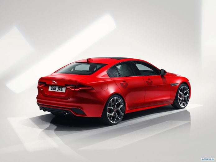 2020 Jaguar XE R-Dynamic - фотография 19 из 36