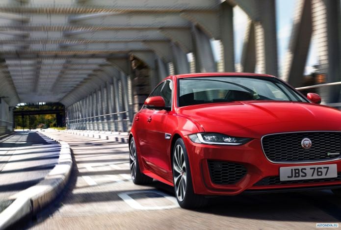2020 Jaguar XE R-Dynamic - фотография 33 из 36