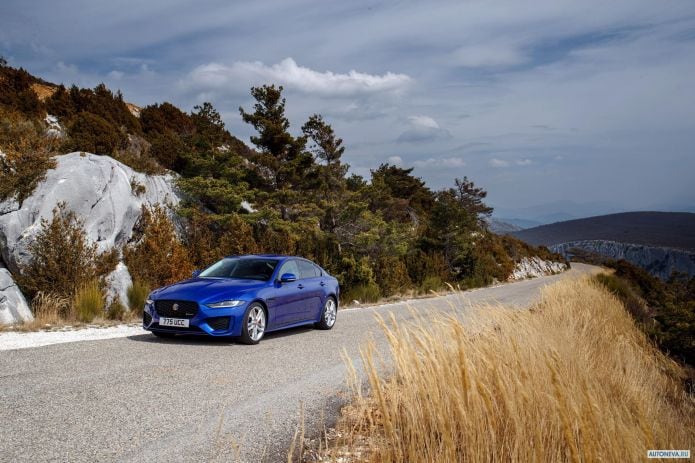 2020 Jaguar XE S R-Dynamic - фотография 5 из 18