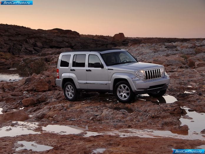 2008 Jeep Cherokee - фотография 4 из 27