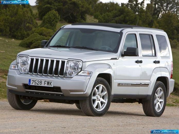 2008 Jeep Cherokee - фотография 7 из 27